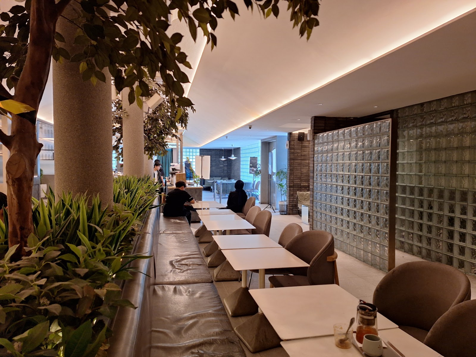 Foto Asli Ruang Interior Minimalis WFC Tetra Coffee